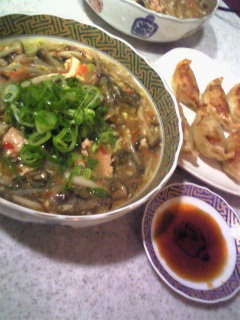 炢